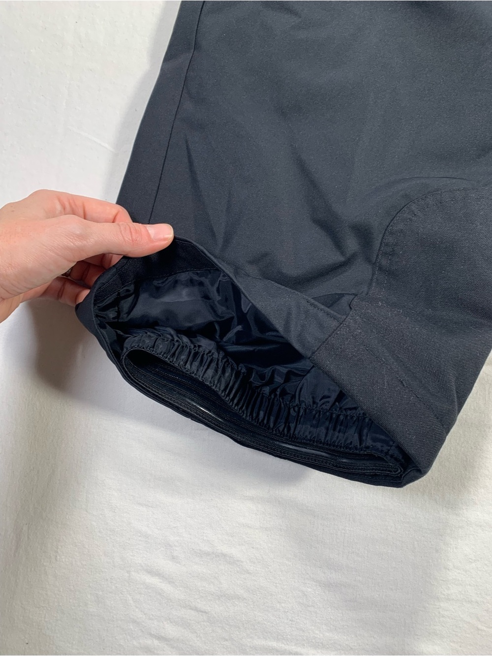 Obermeyer Women's ‘Malta’ Black Ski Pants - Picture 9 of 9